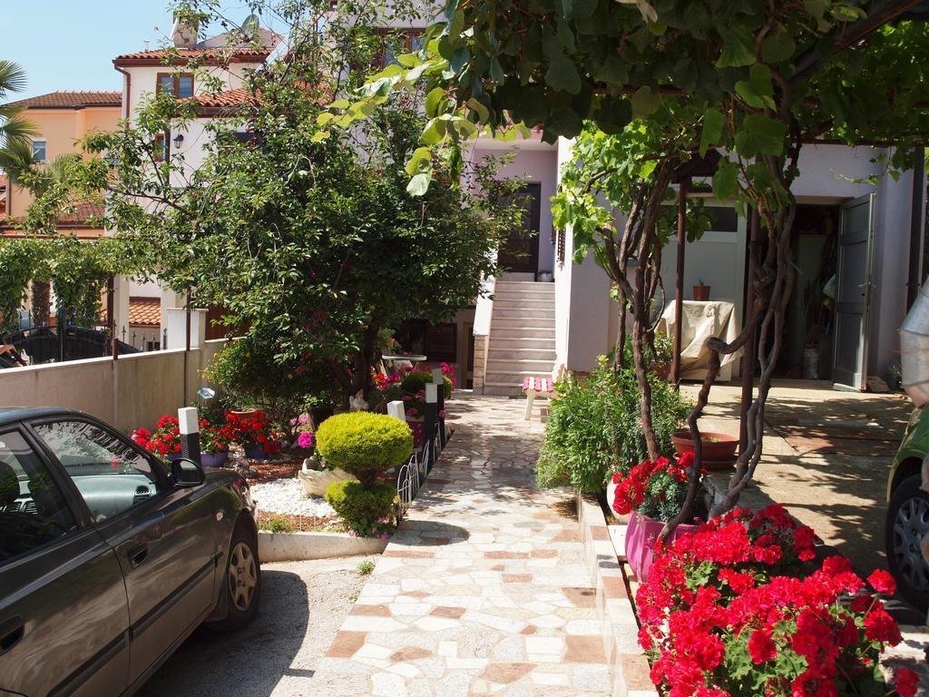 Apartments Zufic Stinjan Exterior photo
